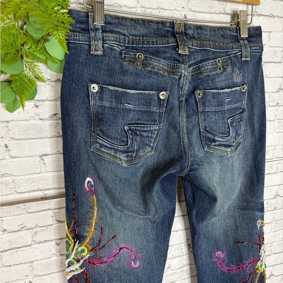 Vintage Y2K Upcycled Peacock Red Lace Cropped Cuff Jeans - Picture 5 of 8